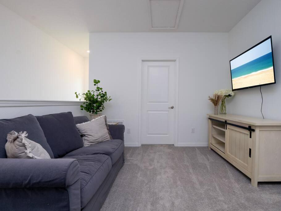 Modern Oasis! 3Br Townhouse In A Lagoon Community Wesley Chapel Buitenkant foto
